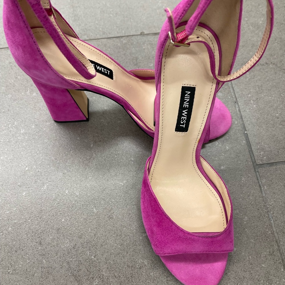 Suede shoes. - Picture 2 of 3